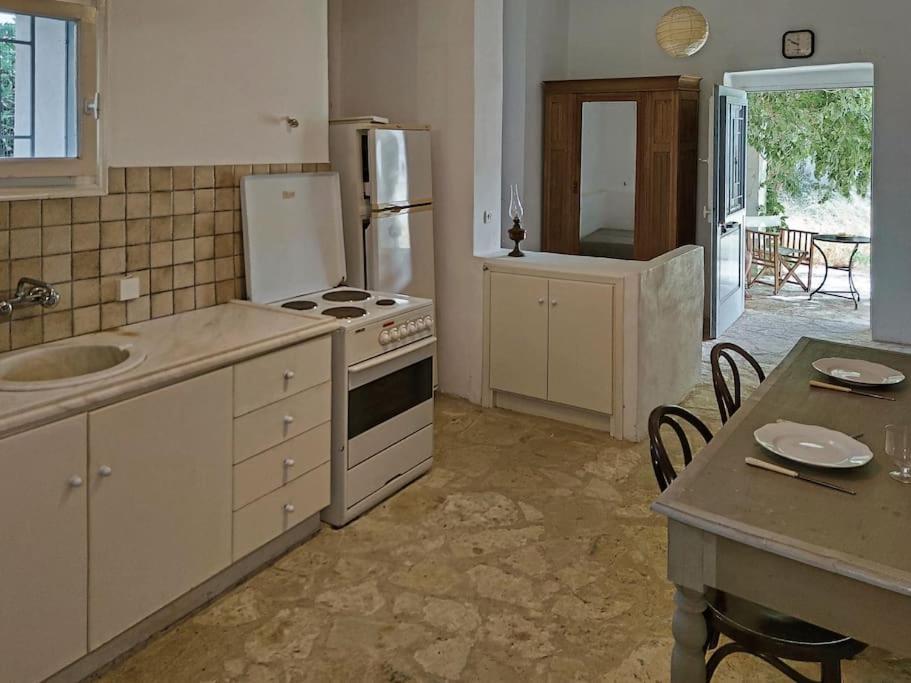 Apartament Στούντιο Σε Πέτρινο Σπίτι, Κοντά Σε Παραλία Kyparissia Zewnętrze zdjęcie